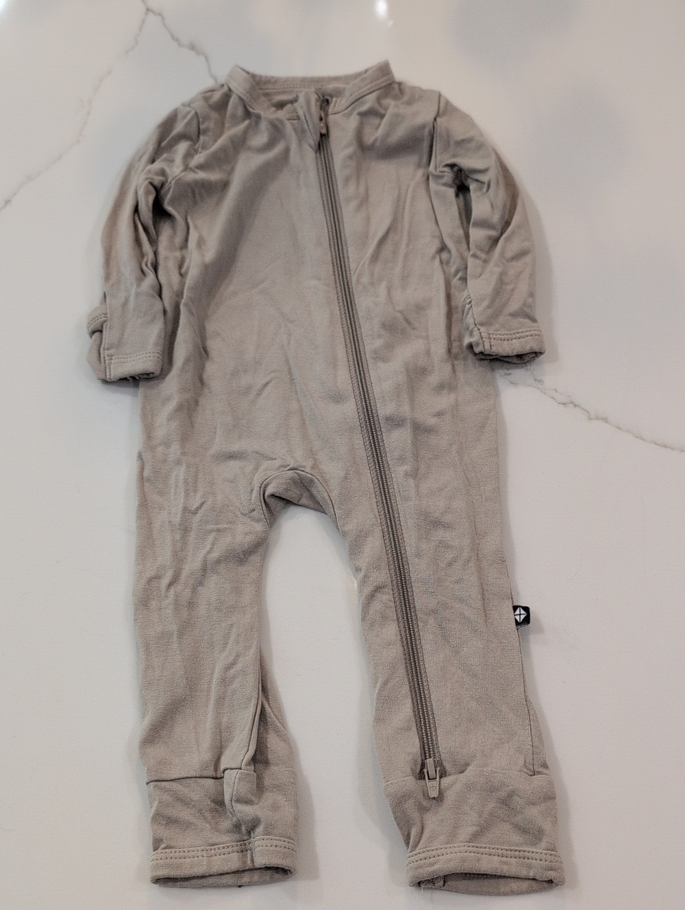 Kyte BABY Taupe Zip Front Pajama 0-3m